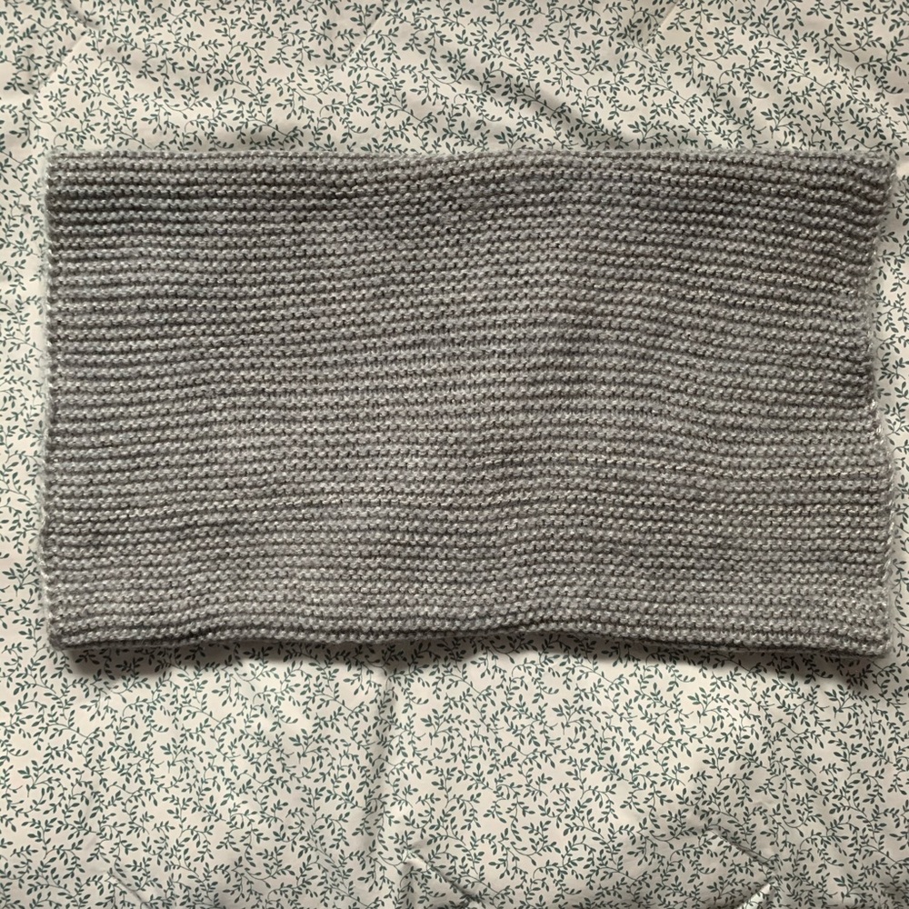 NEVER WORN: Fully Knit Circle Scarf